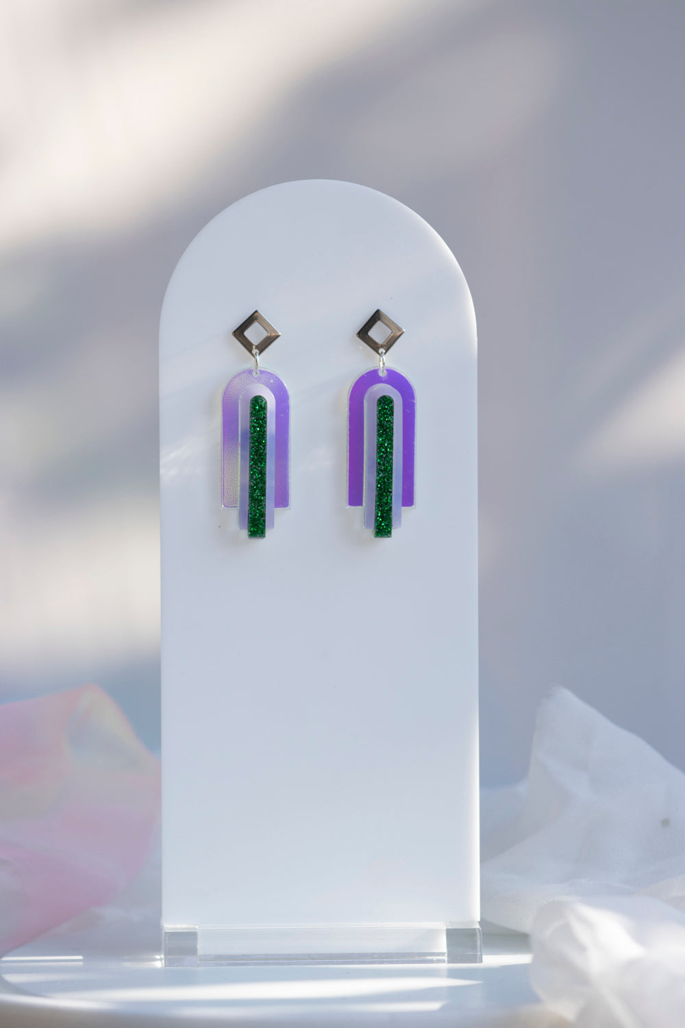 Leopard statement earrings made of acrylic with purple accents