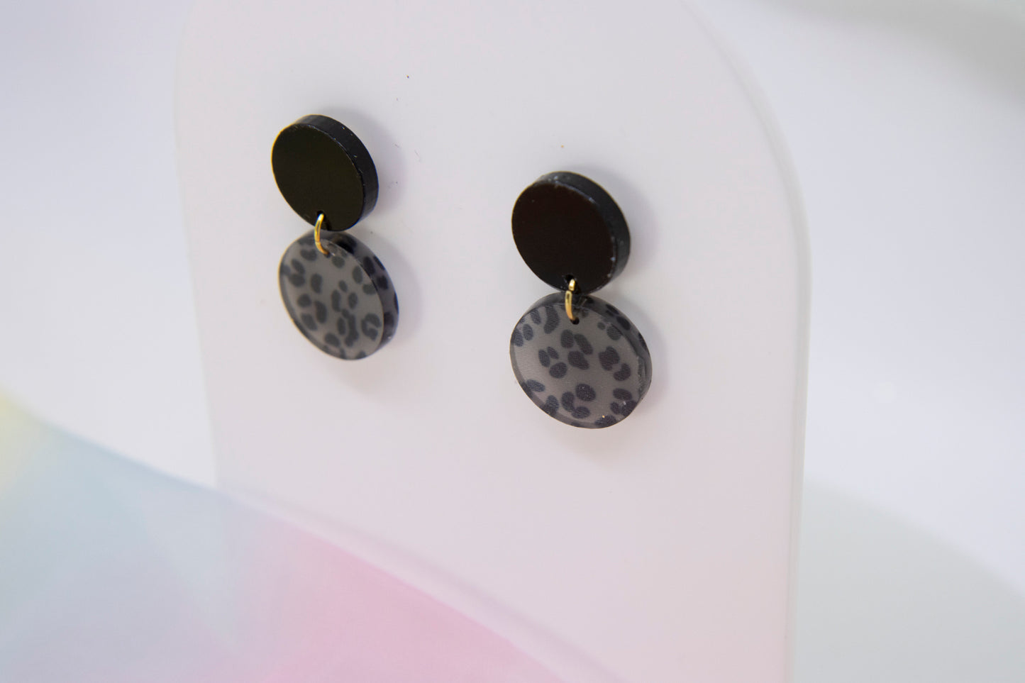 "NENA" LEO earrings in Loe design