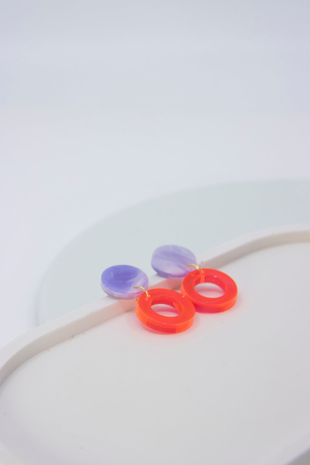 LENA earrings – marbled purple and neon red