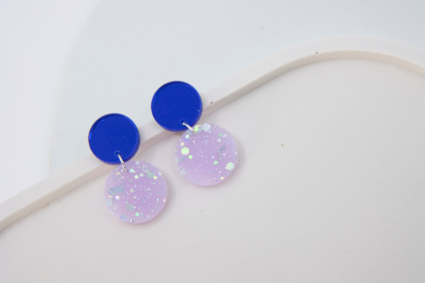 Royal blue ear stud "NENA" with hologlitter