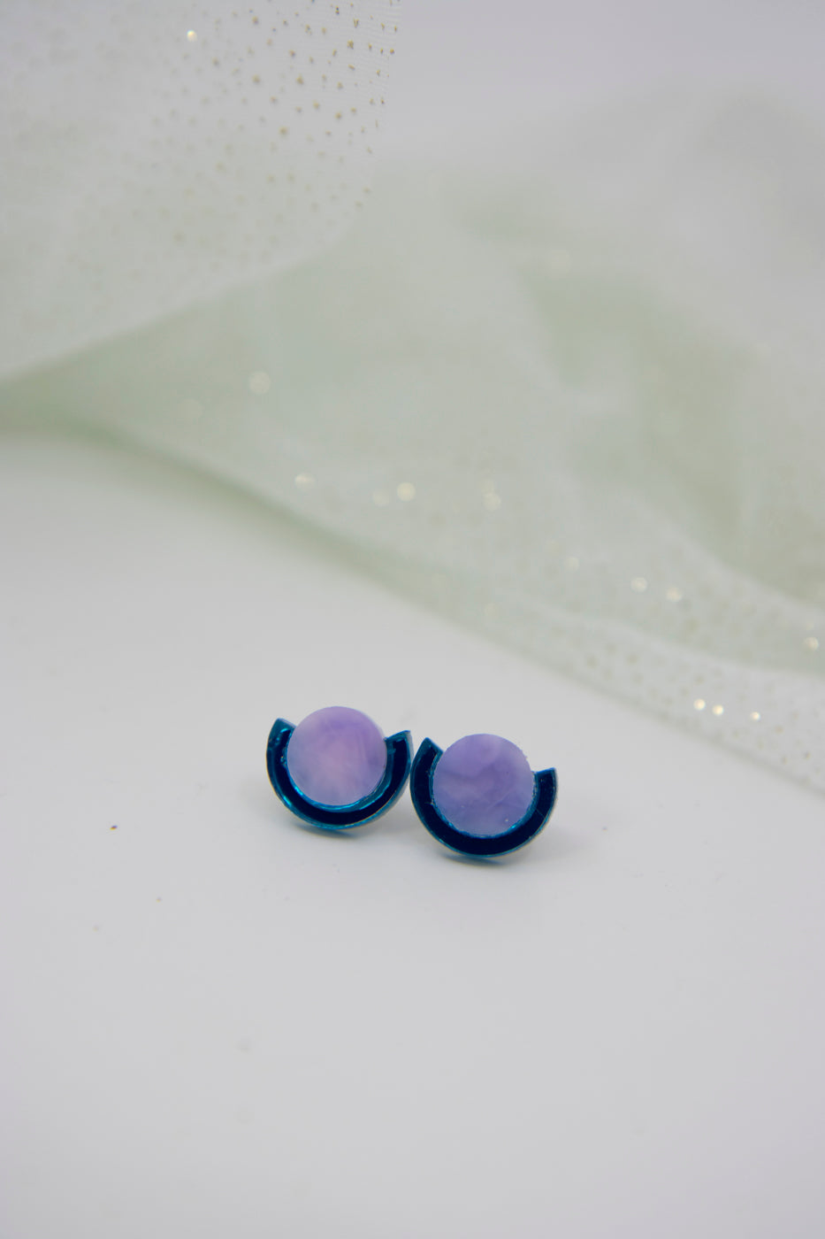 MINI Ohrstecker – Dezentes Design in in Lila auch für kleine Fashionistas