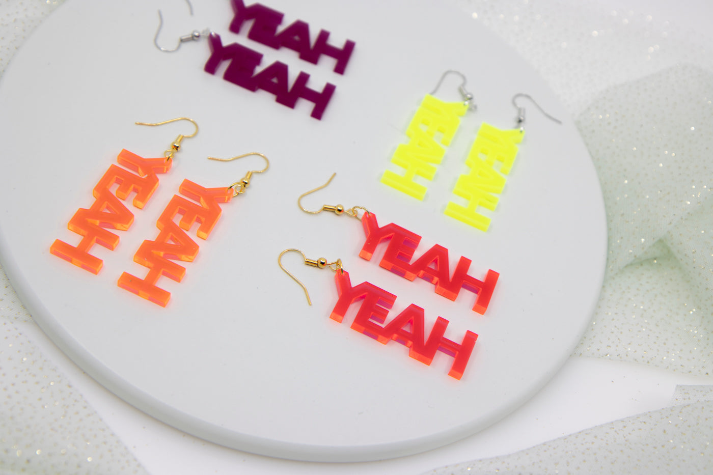 Worddrops YEAH – Statement Text Earrings made of acrylic