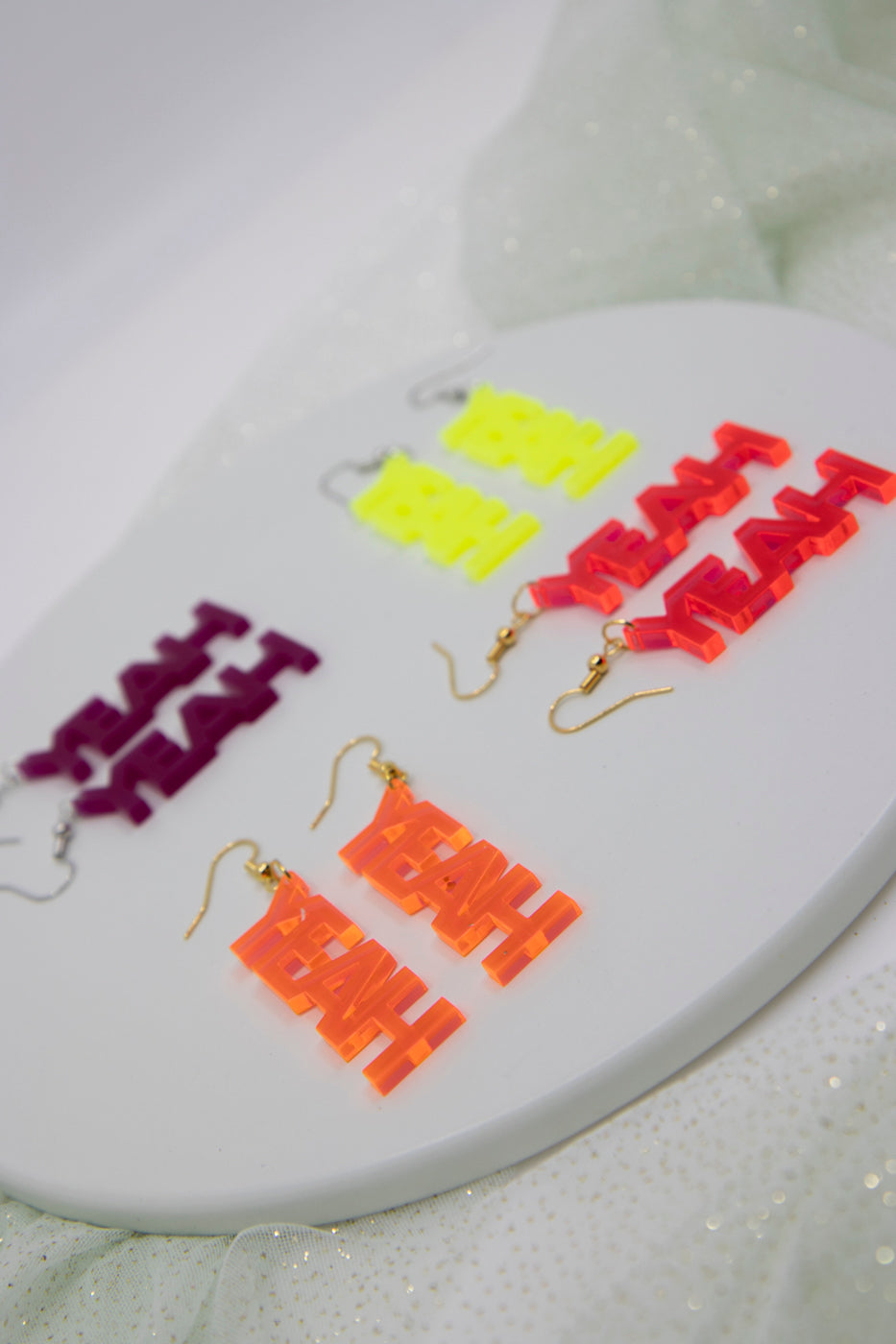 Worddrops YEAH – Statement Text Earrings made of acrylic