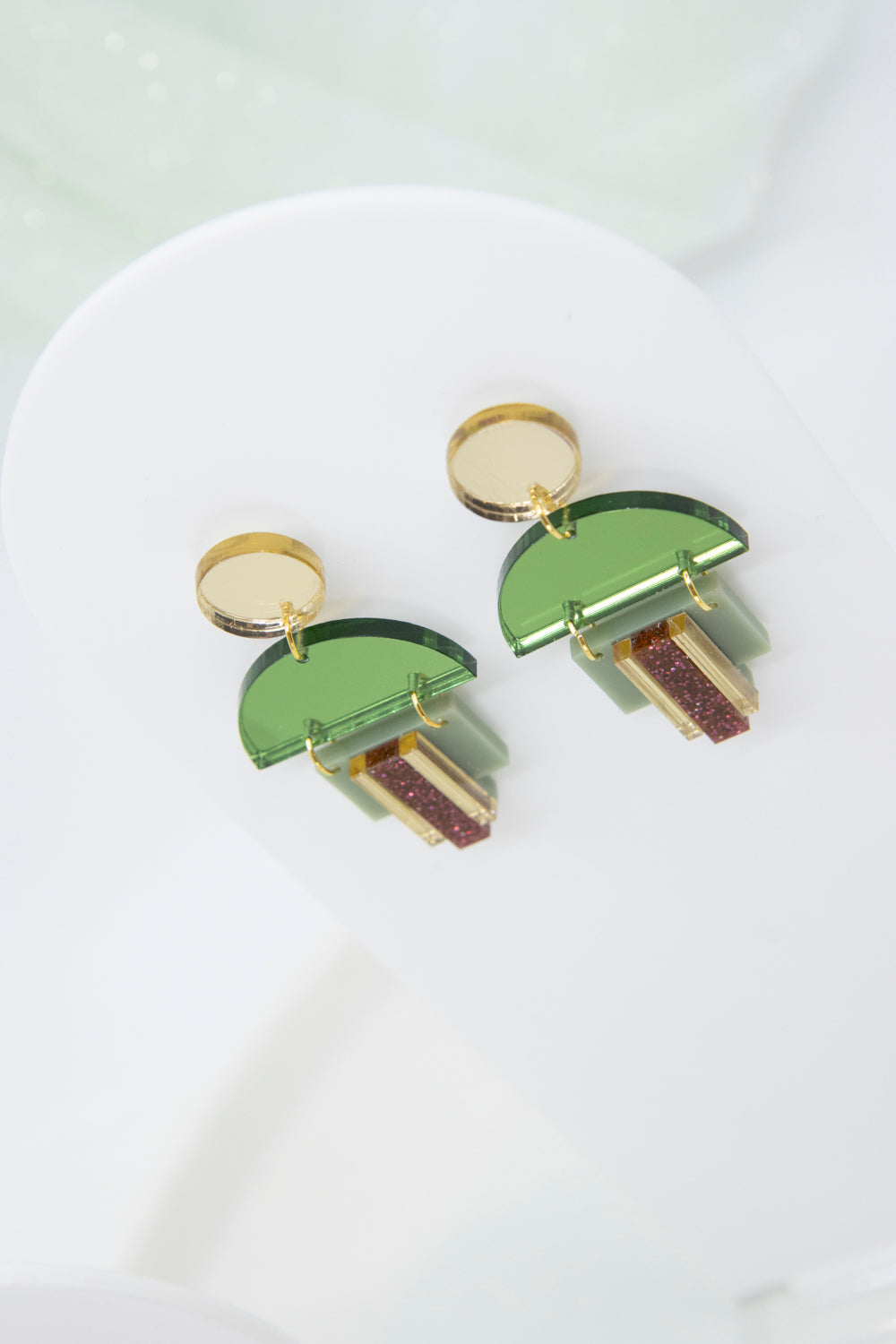 Art-Déco Ohrstecker EMPIRE – Spiegelgrün & Glitter-Dunkelrot