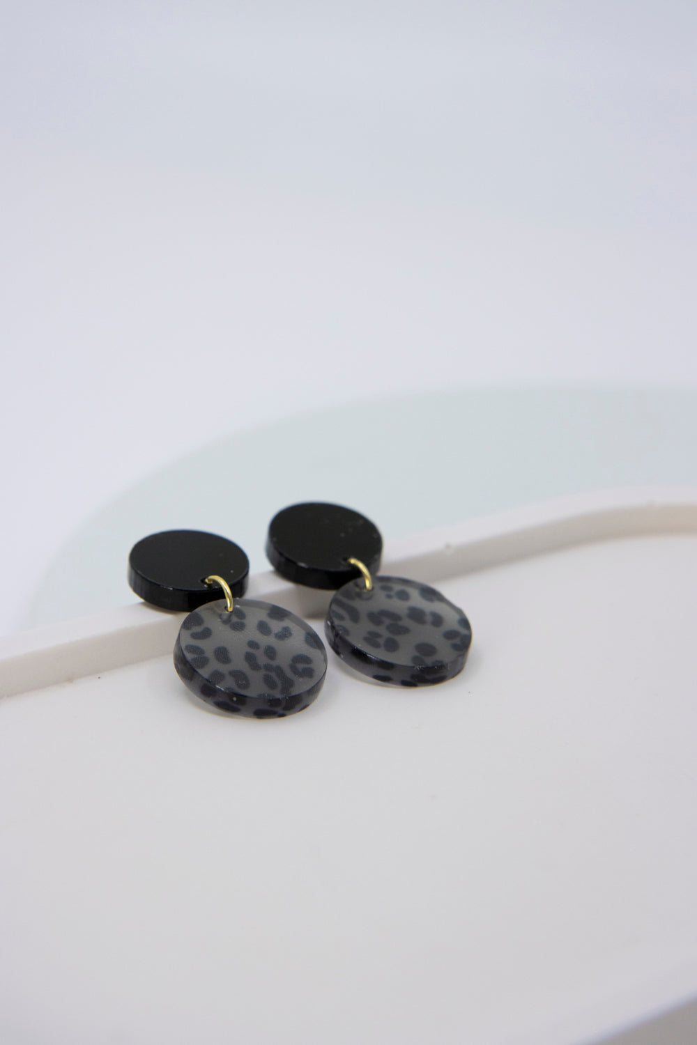 "NENA" LEO earrings in Loe design