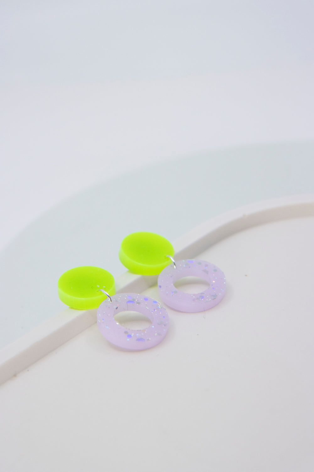 Ohrring "LENA" Neon-grün, glitter, geometrisch