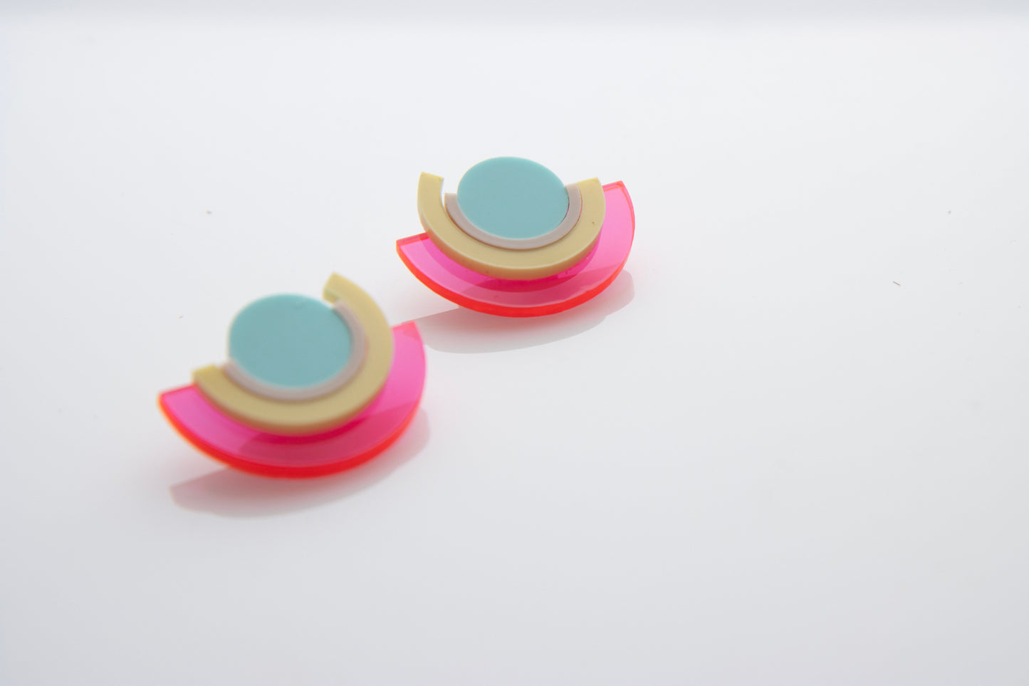 Summer vibes! Laser-cut acrylic earrings "PINA"