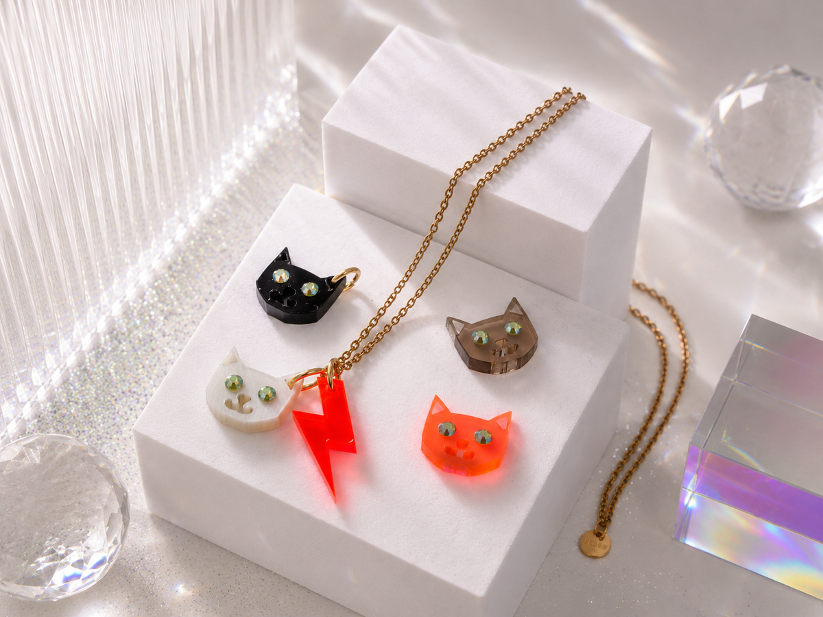 KATZE Kette mit Acrylglas-Charm und Strassaugen