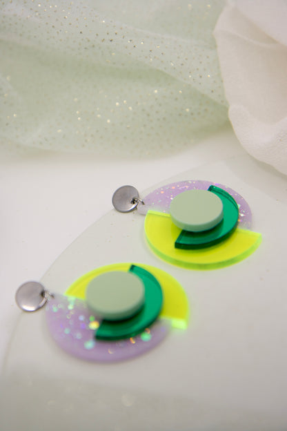 "RENA" Lime OhrStecker Neongrün & Flieder