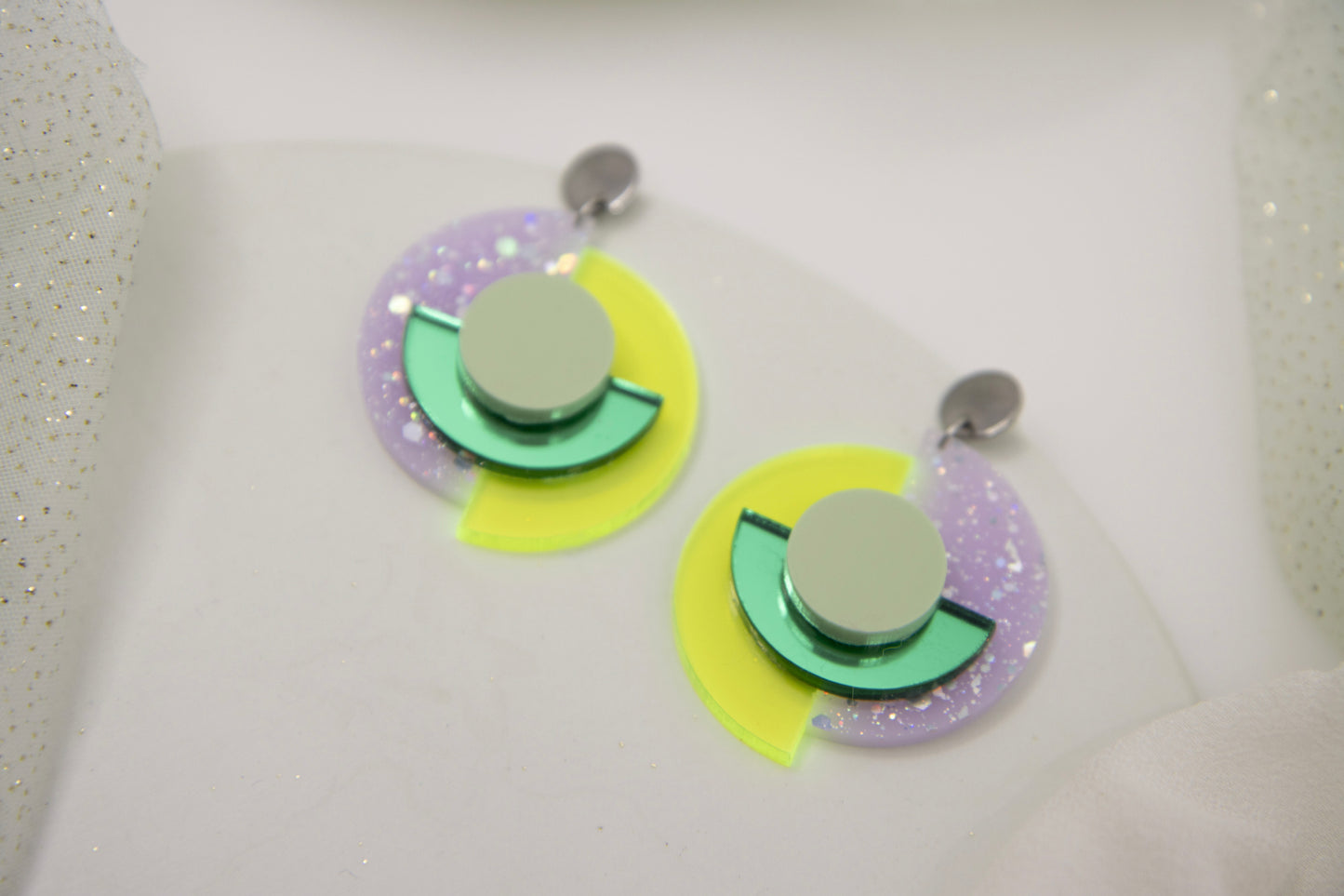 "RENA" Lime OhrStecker Neongrün & Flieder