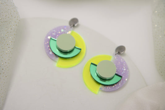 "RENA" Lime OhrStecker Neongrün & Flieder