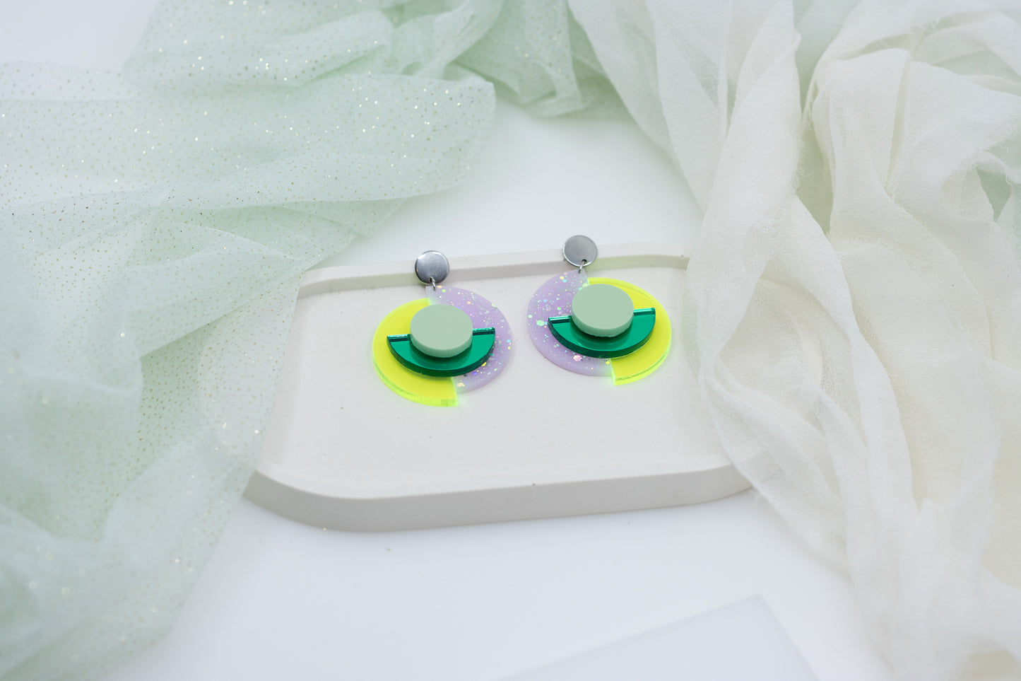 "RENA" Lime OhrStecker Neongrün & Flieder