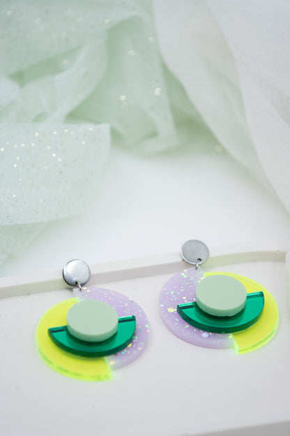 "RENA" Lime OhrStecker Neongrün & Flieder