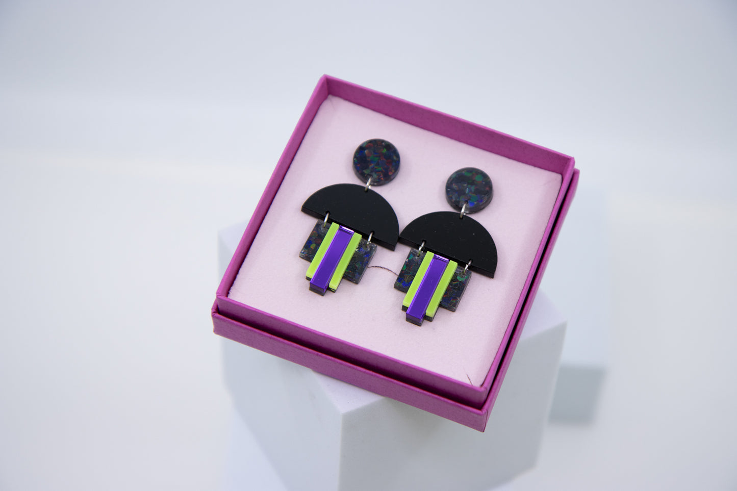 EMPIRE – Art Deco earrings in glitter green &amp; mirror orange