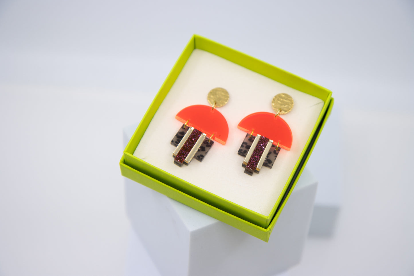 EMPIRE – Art Deco earrings in glitter green &amp; mirror orange