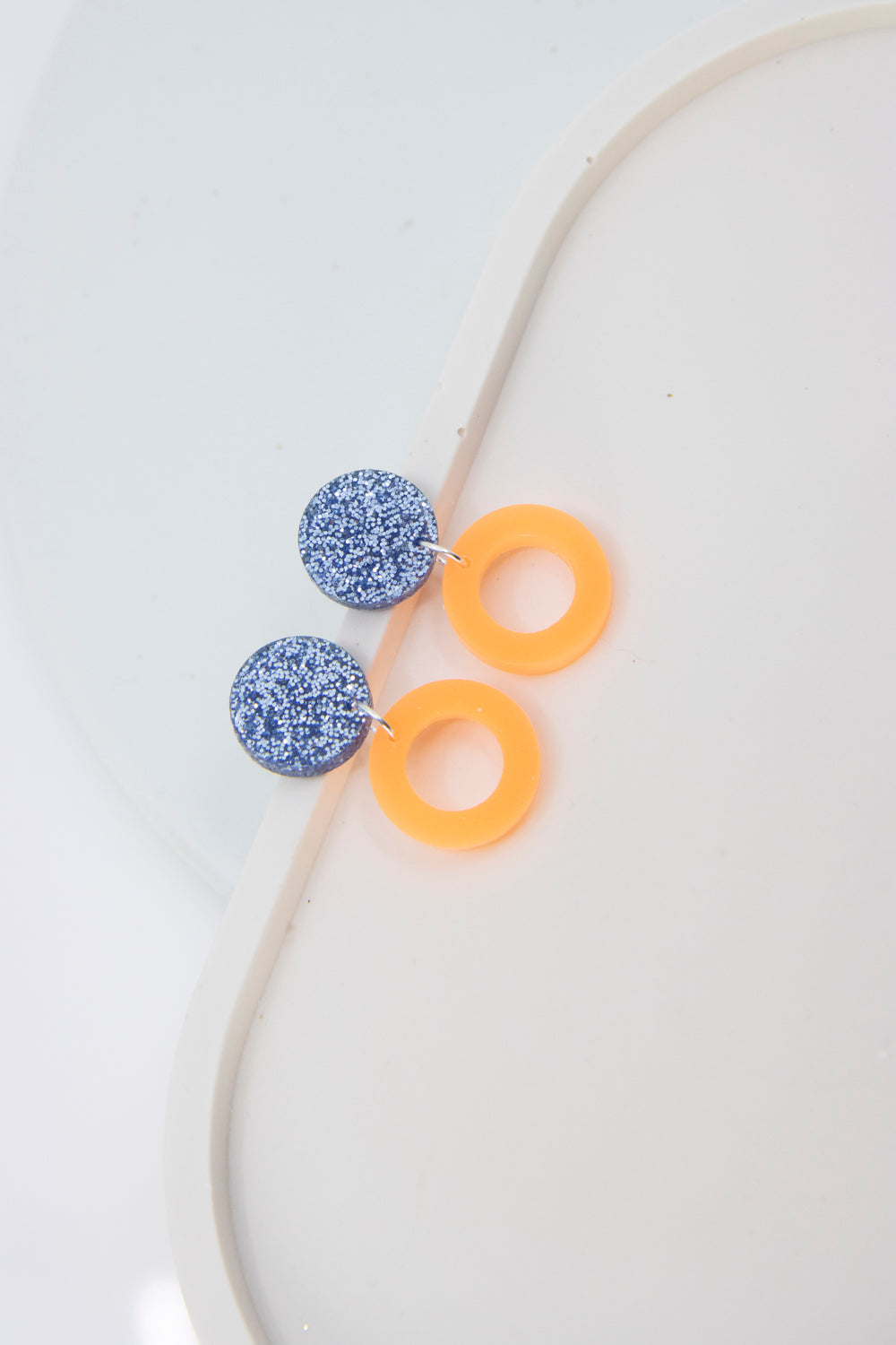 Glitter-Blau & NEON-Orange "LENA"Ohrring Geometrisch