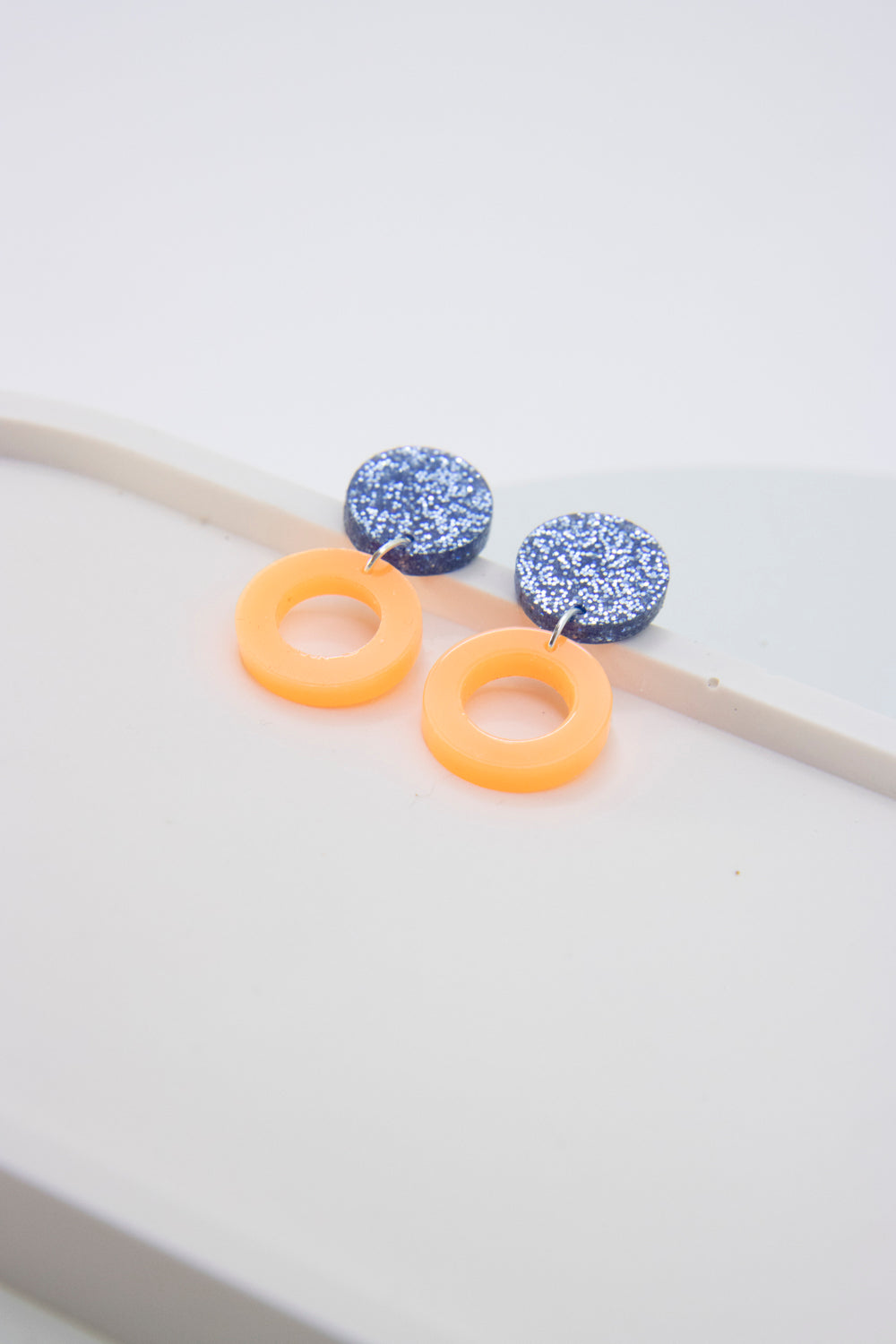 Glitter-Blau & NEON-Orange "LENA"Ohrring Geometrisch