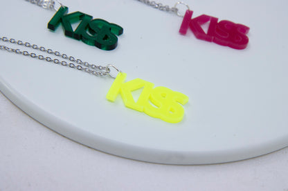 Worddrops KISS  – Statement Text kette aus Acrylglas
