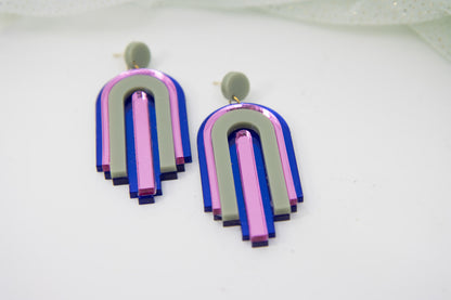 Geometrische Acryl Ohrringe – Spiegelblau & Spiegel Pink
