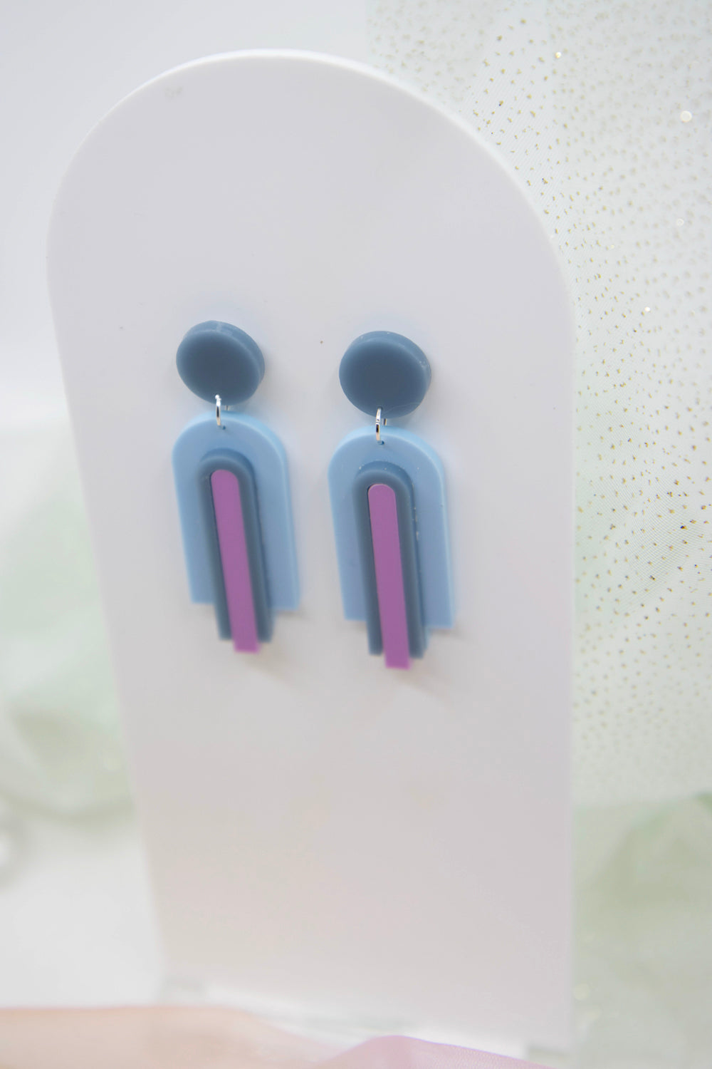 Geometrische Bogen statement Ohrstecker "GINA" – Blau Lila