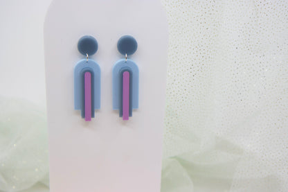 Geometrische Bogen statement Ohrstecker "GINA" – Blau Lila