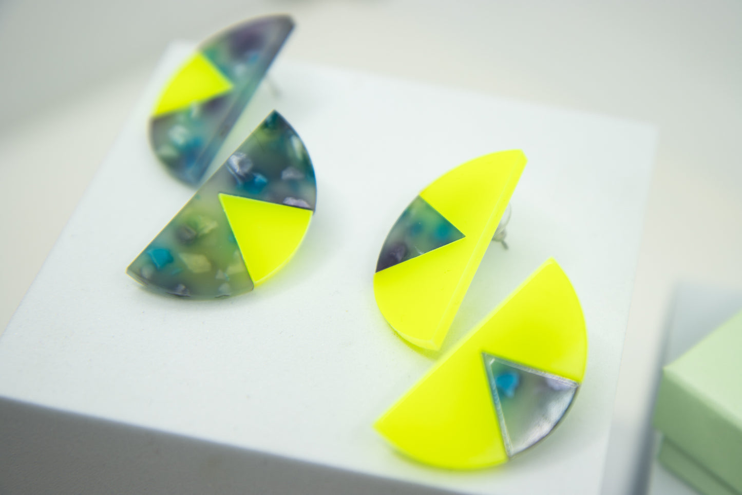 VINA Statement Ohrstecker Neon