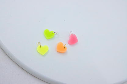 NEON Mini Herz Anhänger aus Acrylglas – Leuchtendes Design