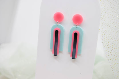 Geometrische statement Ohrstecker "GINA" – im Bogen-Design