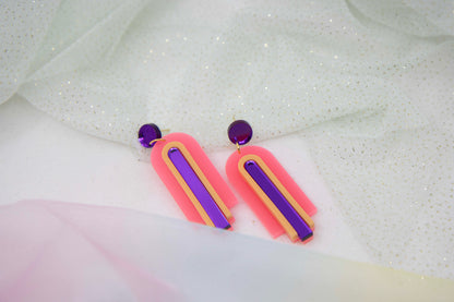 Geometrische statement Ohrstecker Leuchtend, frisch "GINA" – Neon Pink