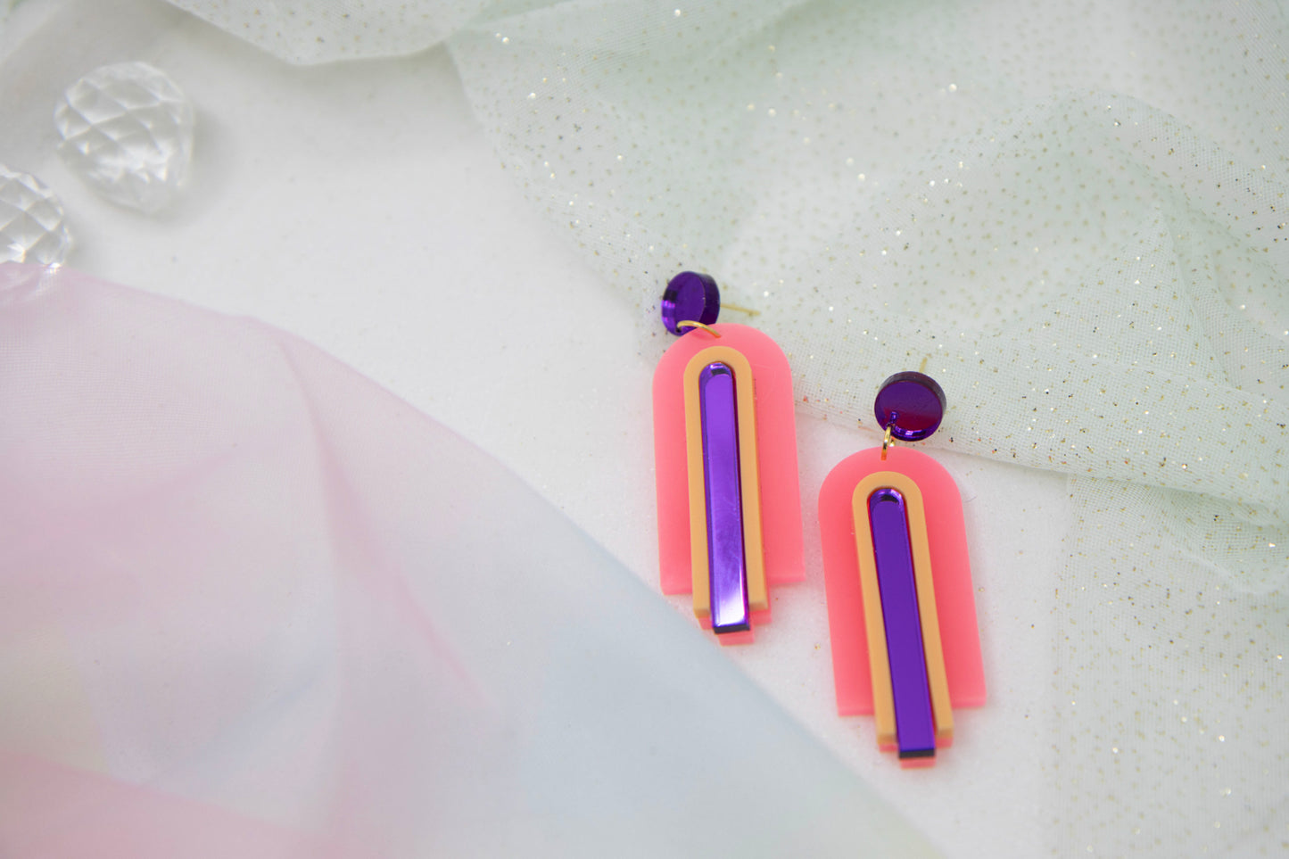 Geometrische statement Ohrstecker Leuchtend, frisch "GINA" – Neon Pink