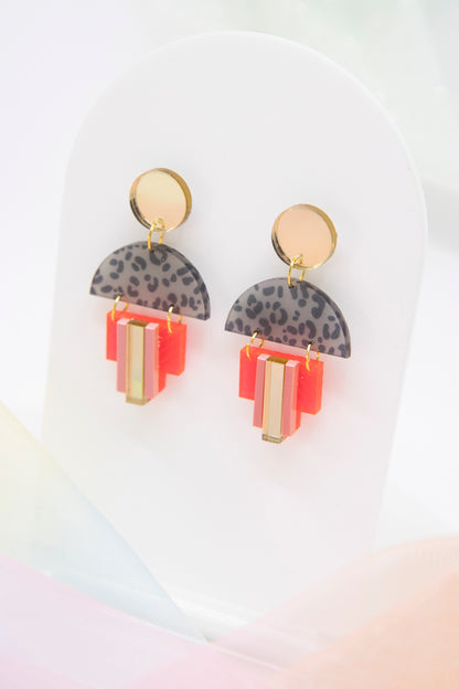 EMPIRE – geometrische Art-Déco Ohrringe Leopard Neon rot