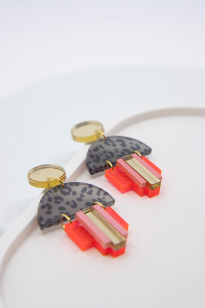 EMPIRE – geometrische Art-Déco Ohrringe Leopard Neon rot