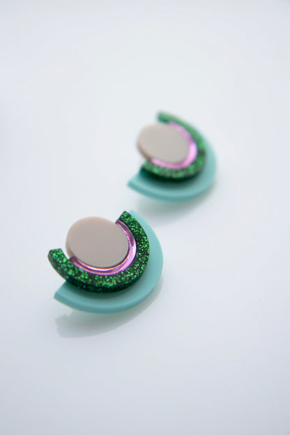 Geometrische Ohrstecker "PINA" aus Acryl  mit Glitzereffekt